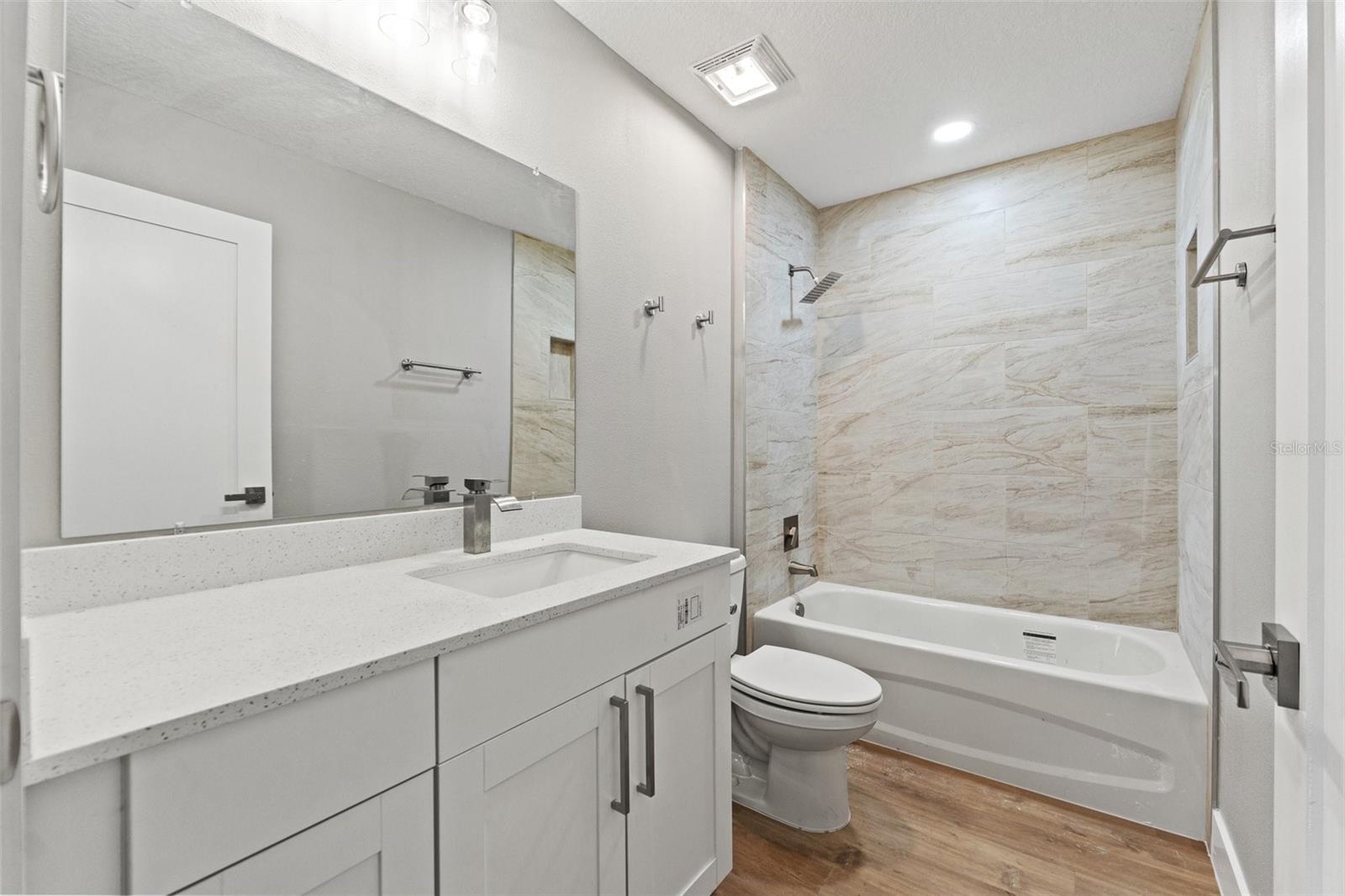 Image 16 of 33 For 8792 Sandree Drive