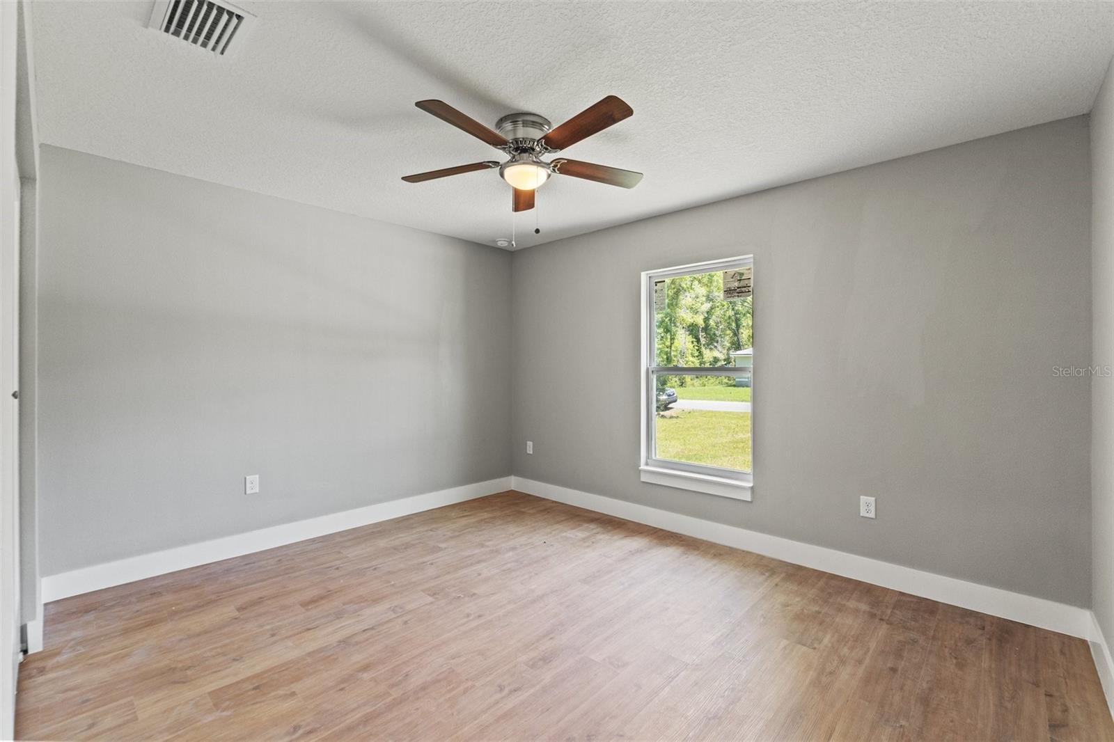 Image 17 of 33 For 8792 Sandree Drive