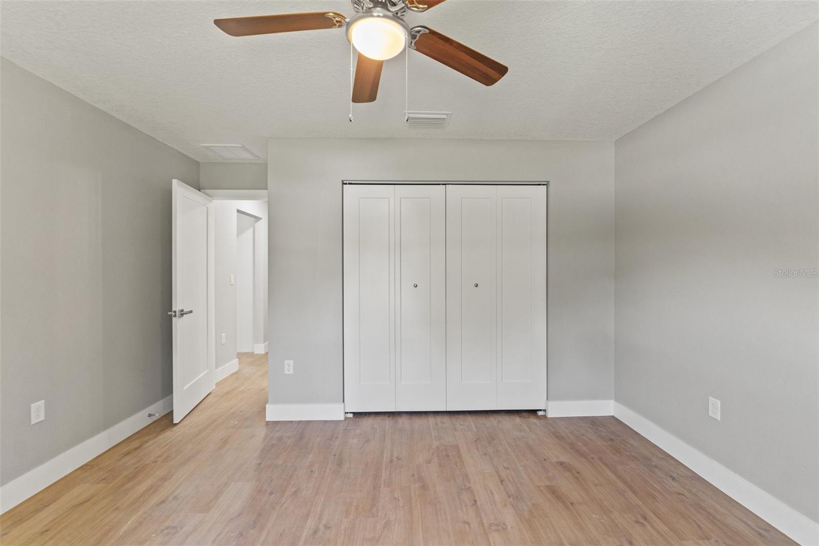 Image 18 of 33 For 8792 Sandree Drive