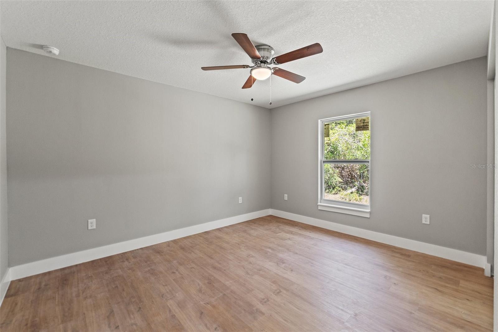 Image 19 of 33 For 8792 Sandree Drive