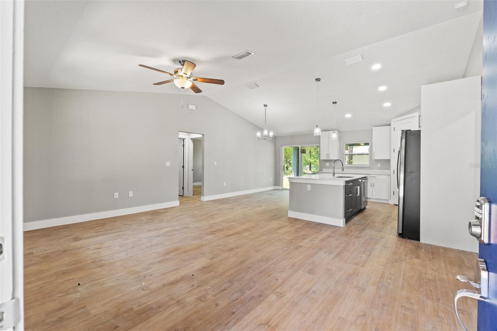 Image 4 of 33 For 8792 Sandree Drive
