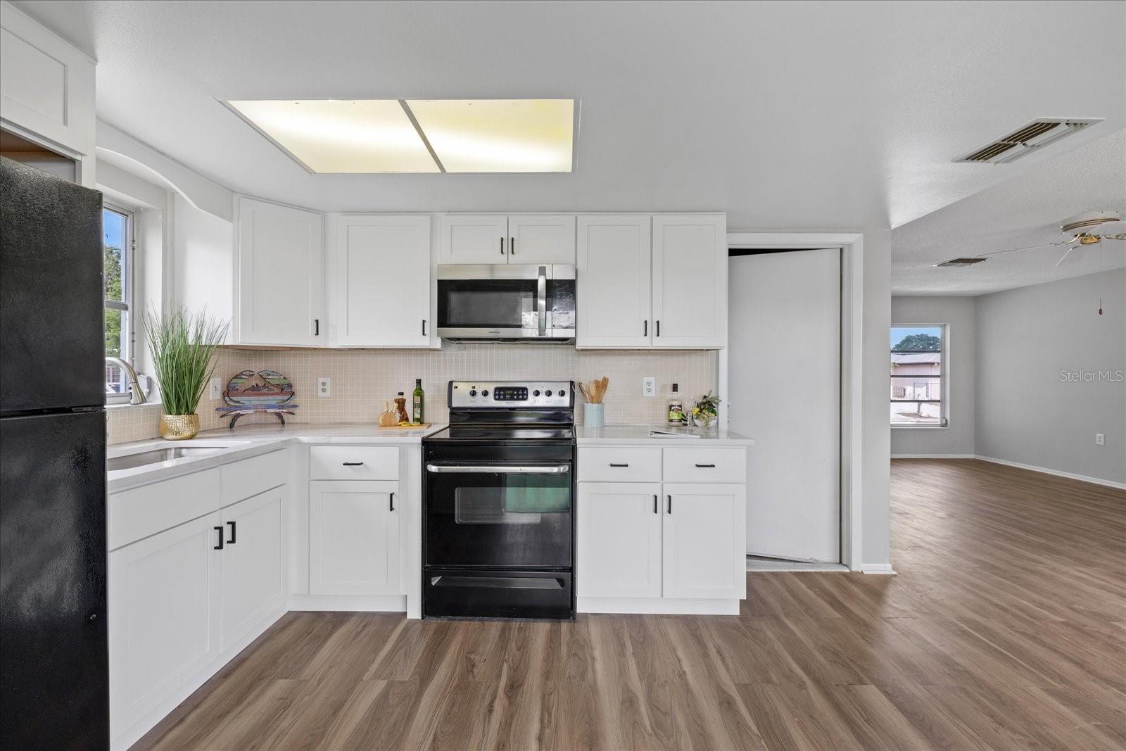 Listing photo id 20 for 9744 Rainelle Lane