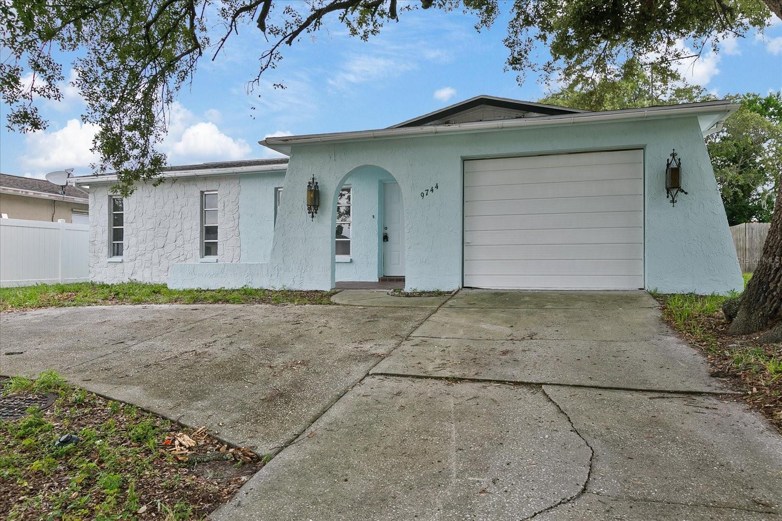 Listing photo id 2 for 9744 Rainelle Lane