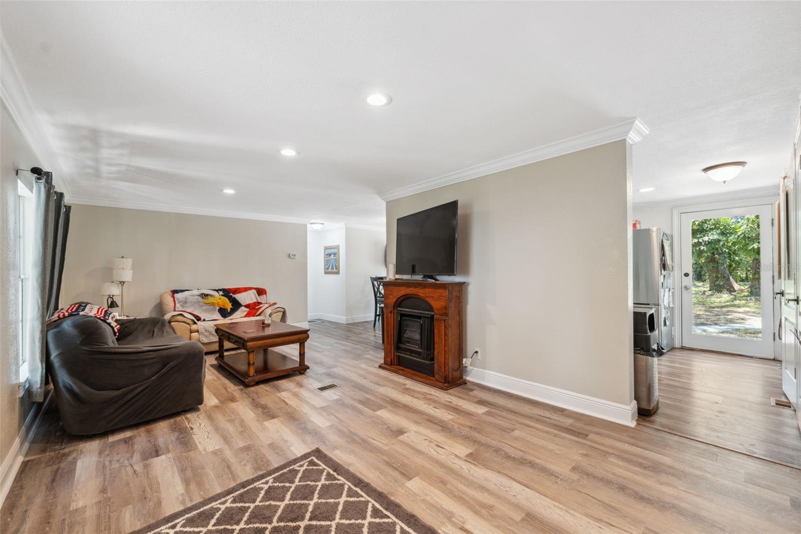 Image 11 of 48 For 10319 Kim Lane