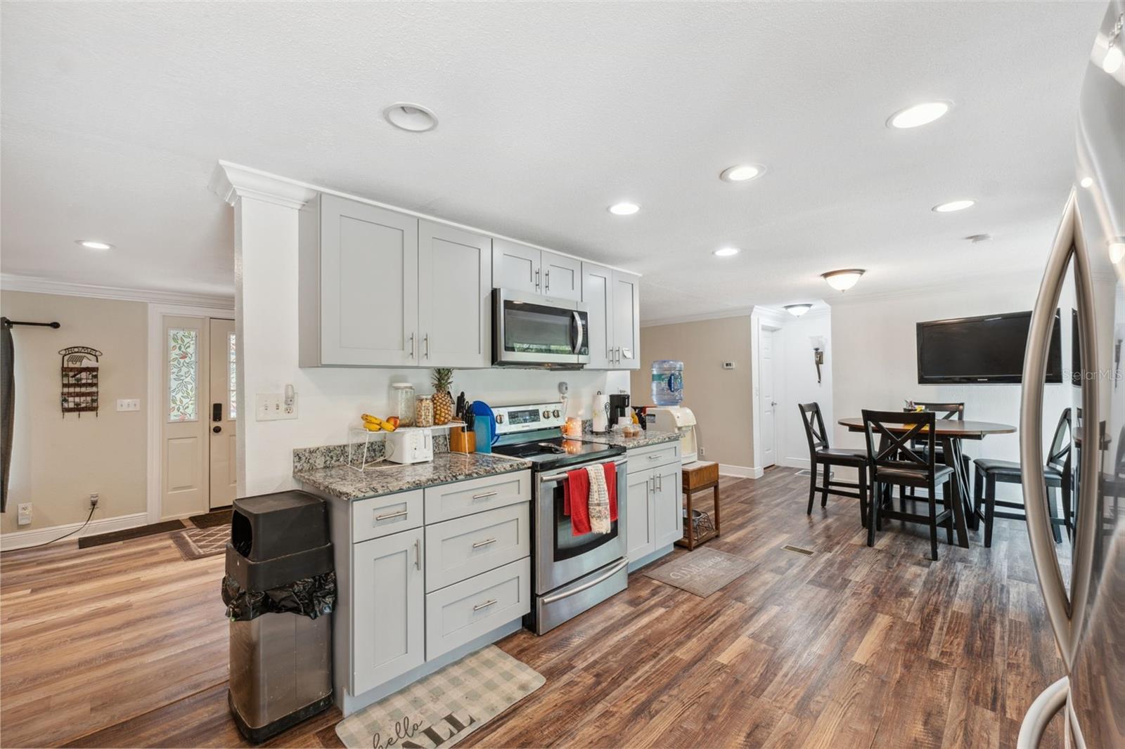 Image 17 of 48 For 10319 Kim Lane