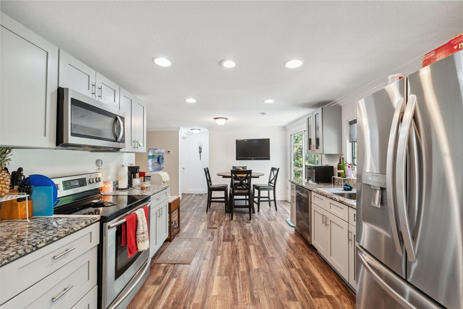 Image 18 of 48 For 10319 Kim Lane