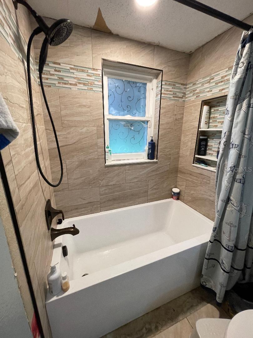 Listing photo id 16 for 8711 Jolly Roger Drive