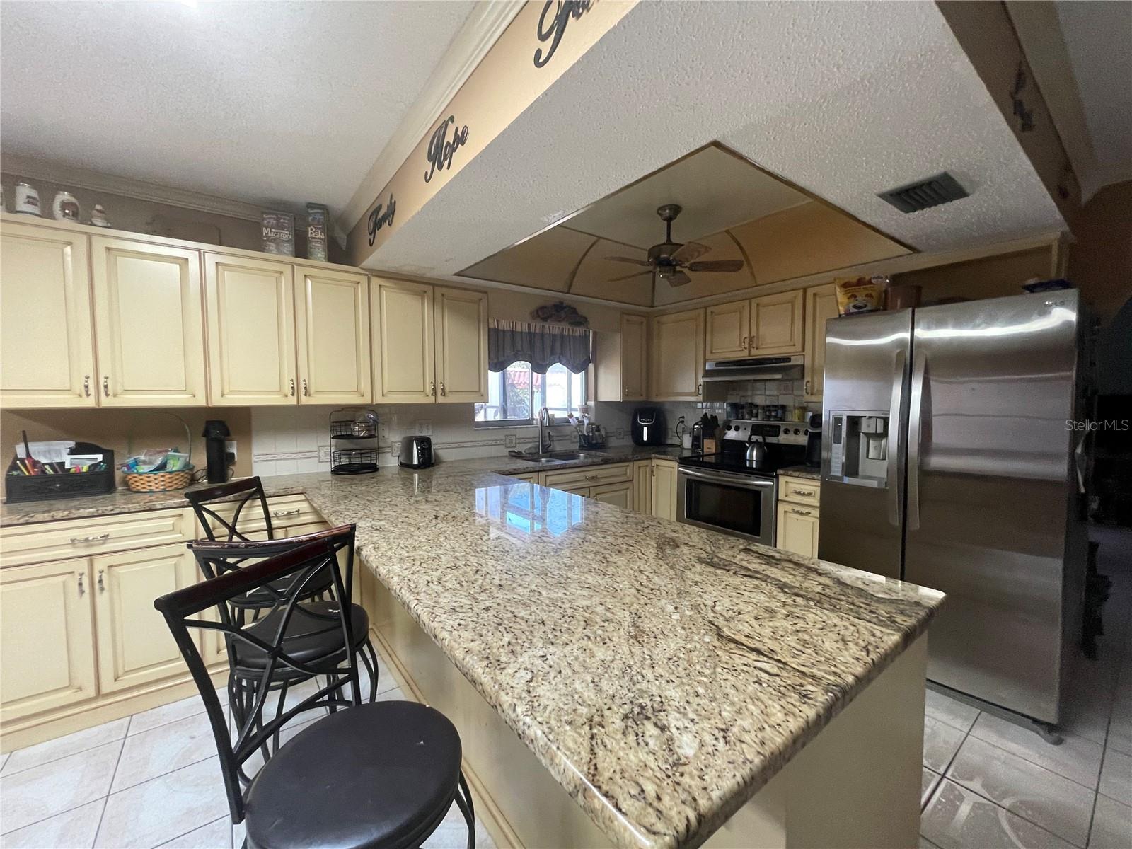 Listing photo id 2 for 8711 Jolly Roger Drive