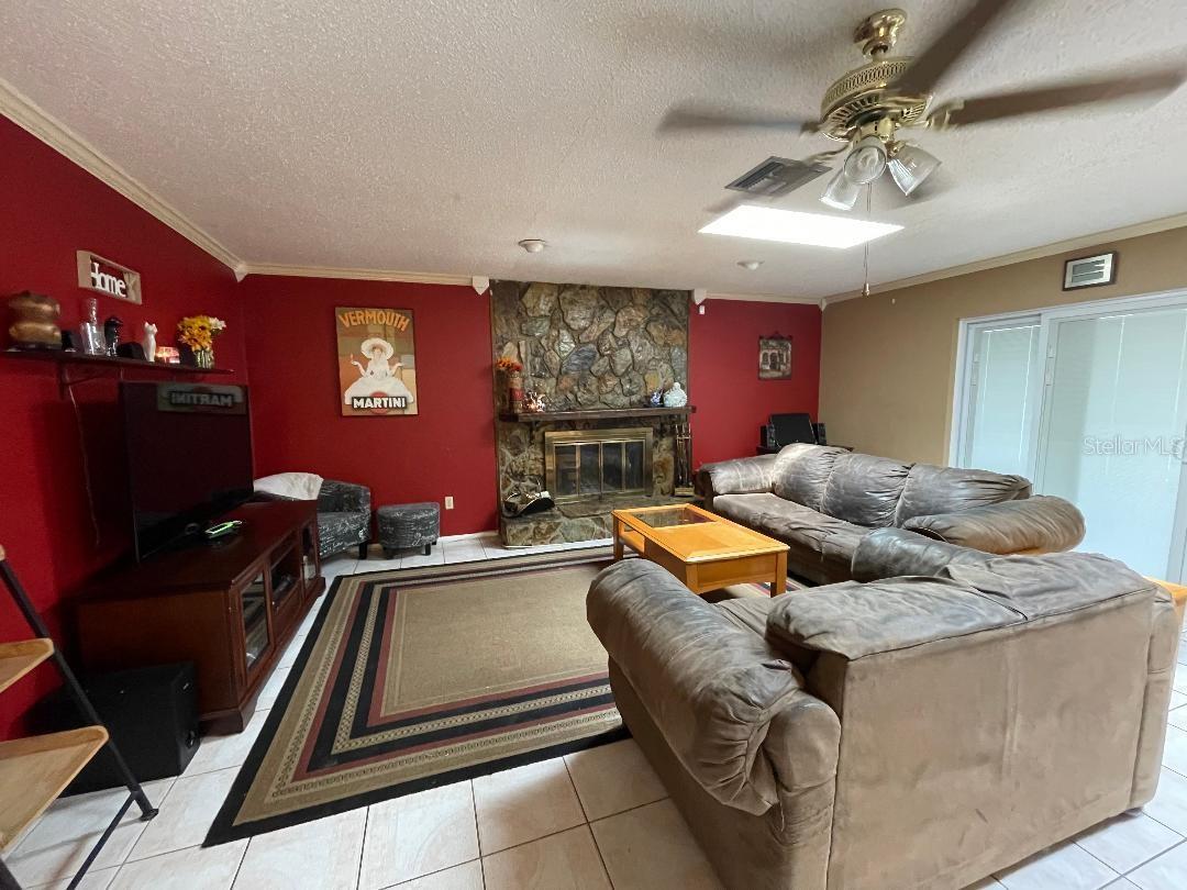 Listing photo id 5 for 8711 Jolly Roger Drive