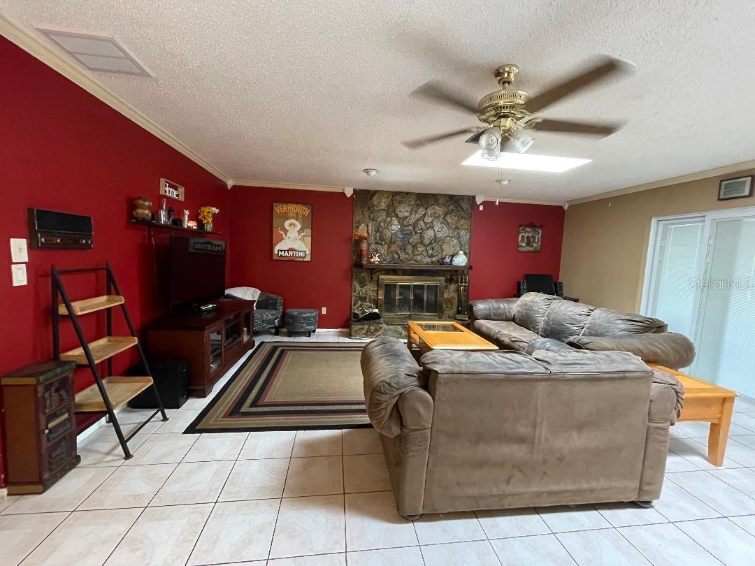 Listing photo id 6 for 8711 Jolly Roger Drive