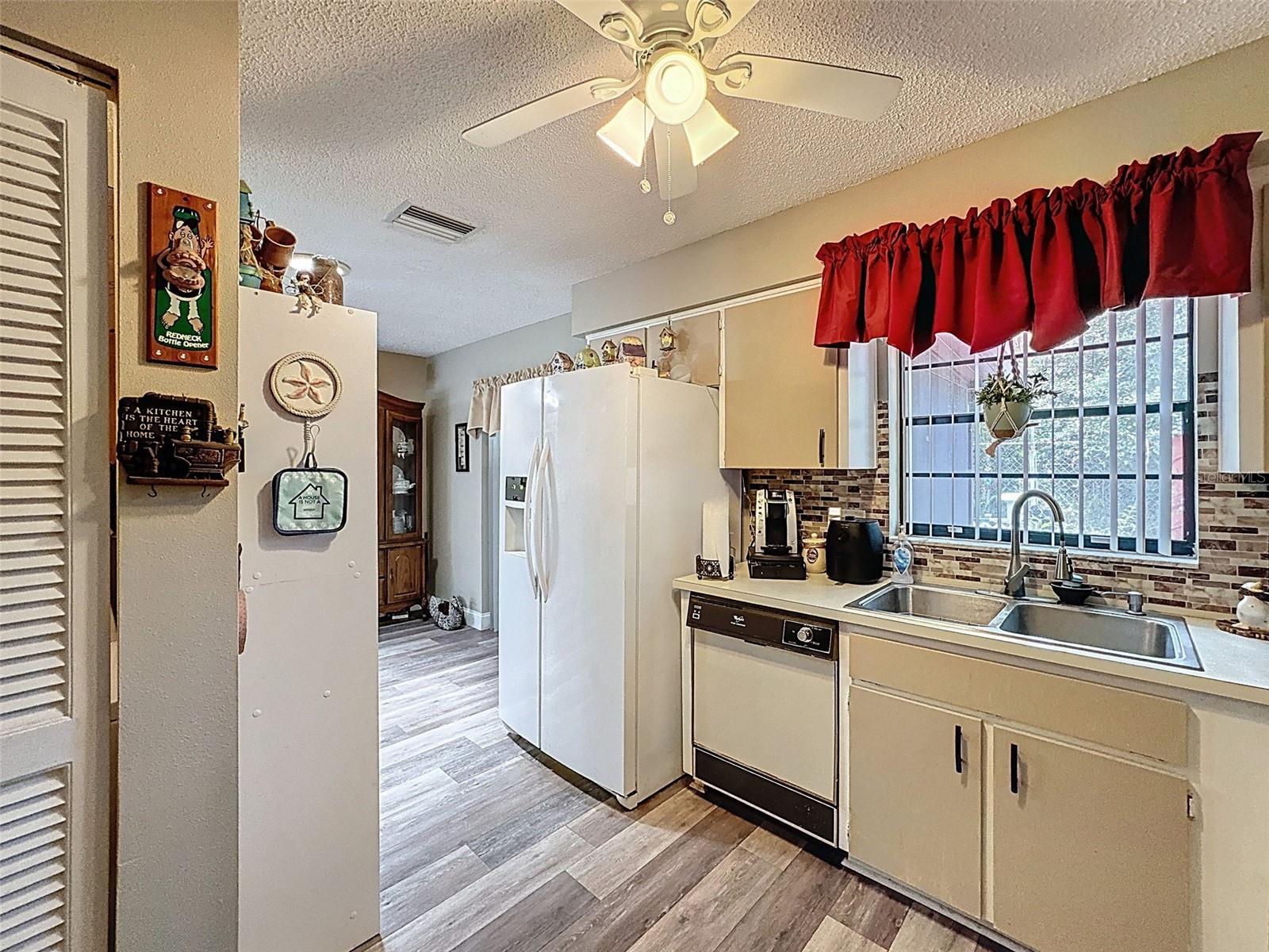 Image 16 of 63 For 6213 Emerson Drive