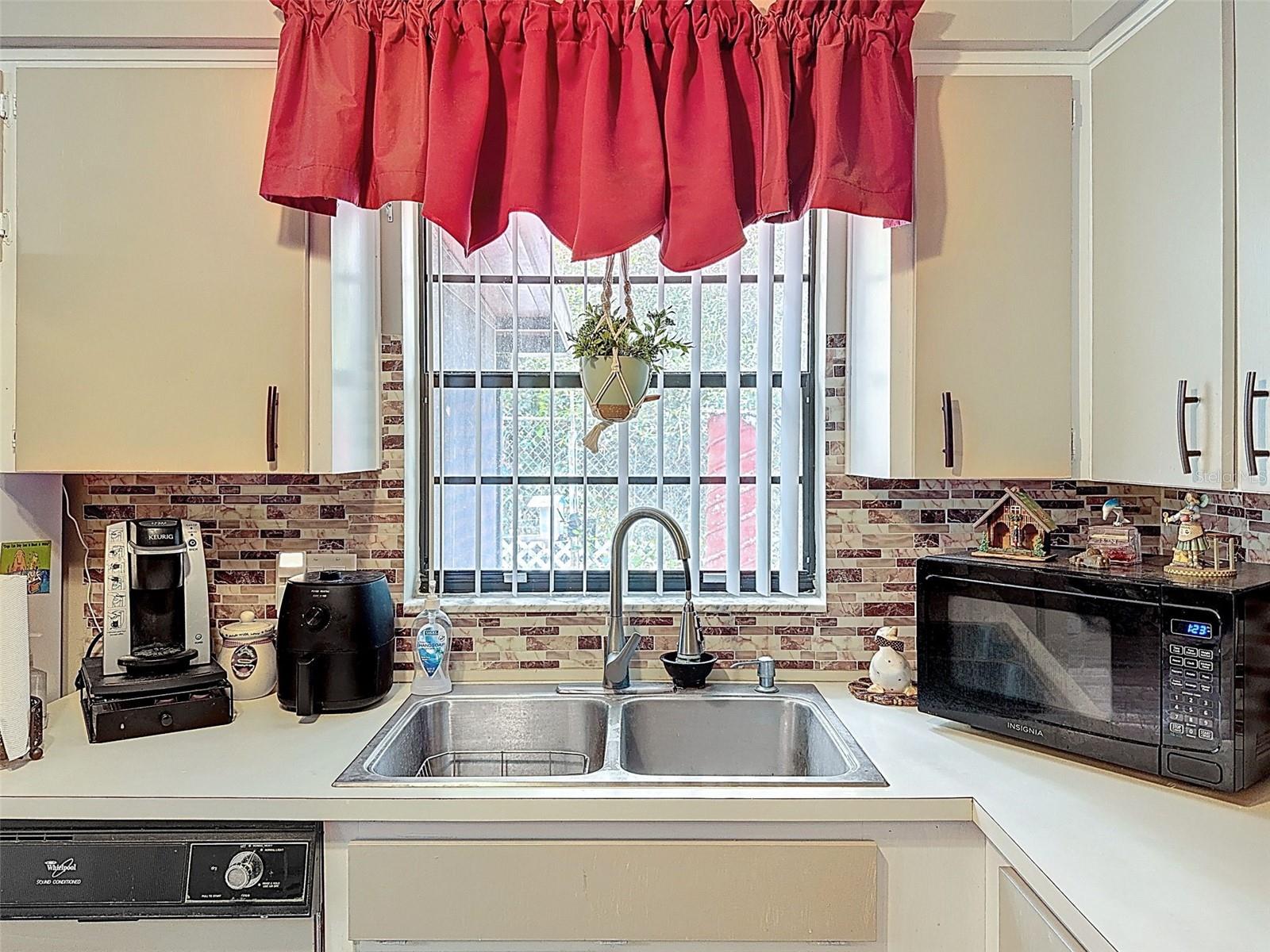 Image 17 of 63 For 6213 Emerson Drive