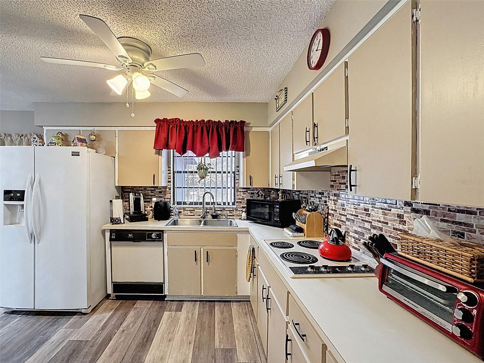 Image 18 of 63 For 6213 Emerson Drive
