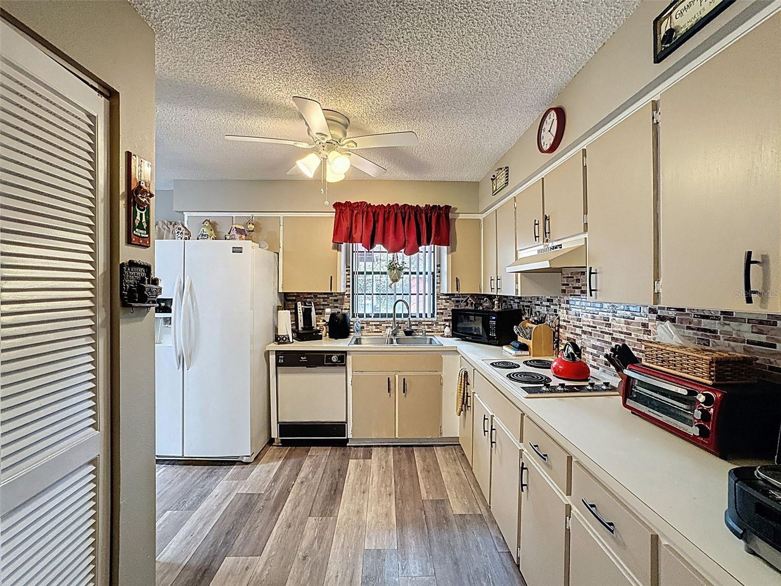Image 19 of 63 For 6213 Emerson Drive