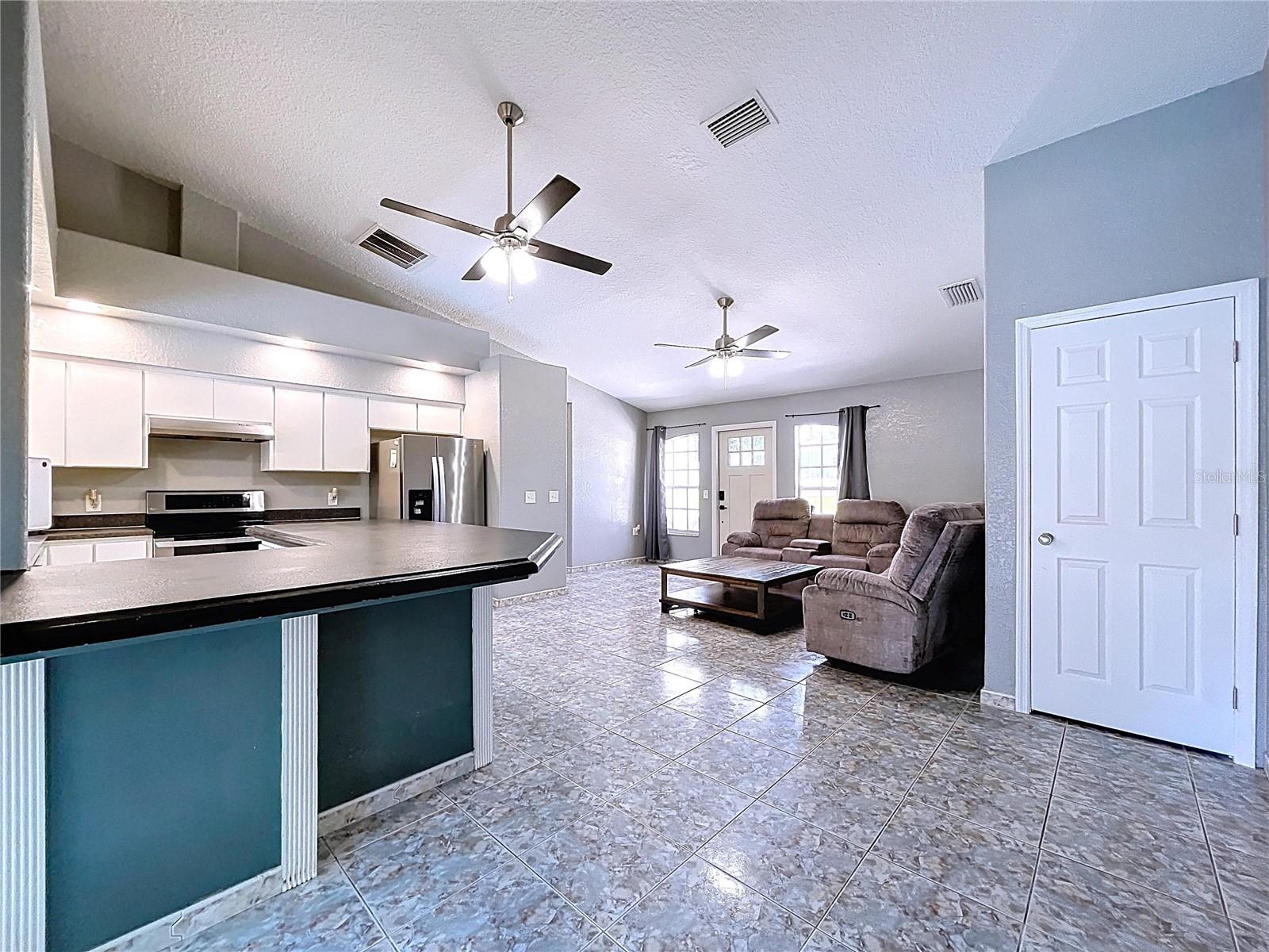 Listing photo id 10 for 6158 Sumter Drive