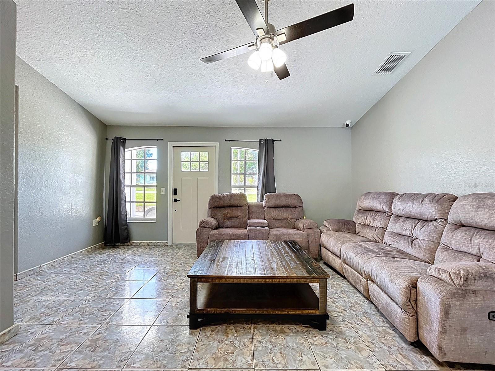 Listing photo id 11 for 6158 Sumter Drive