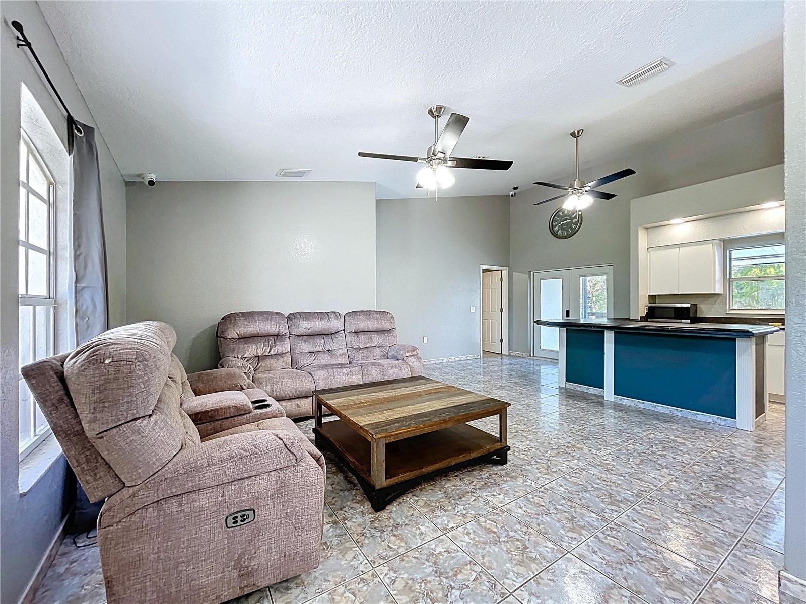 Listing photo id 12 for 6158 Sumter Drive