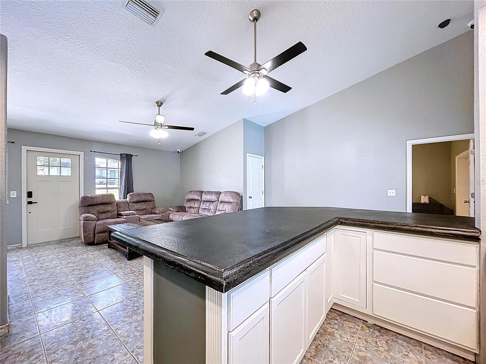 Listing photo id 13 for 6158 Sumter Drive