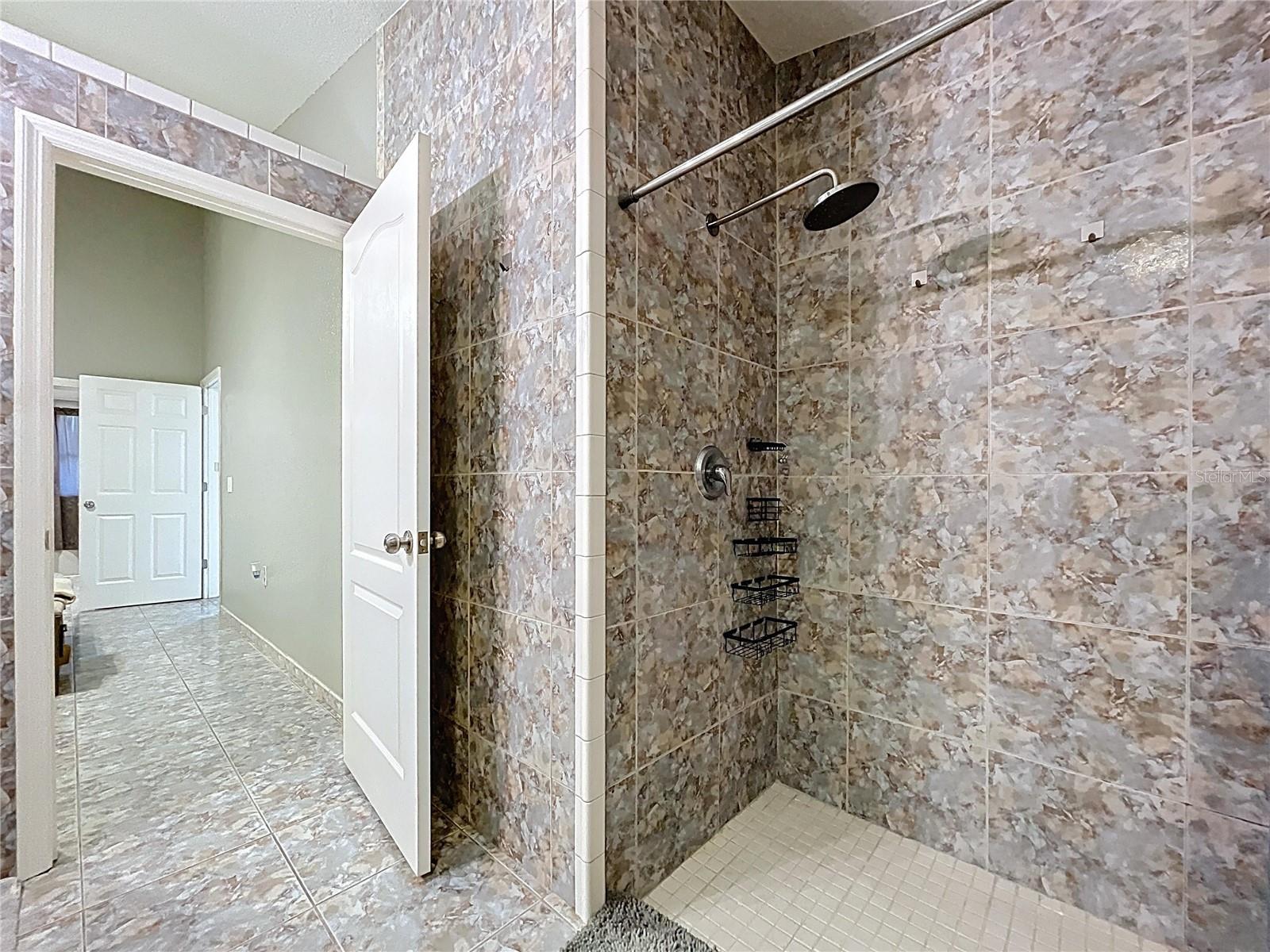 Listing photo id 18 for 6158 Sumter Drive