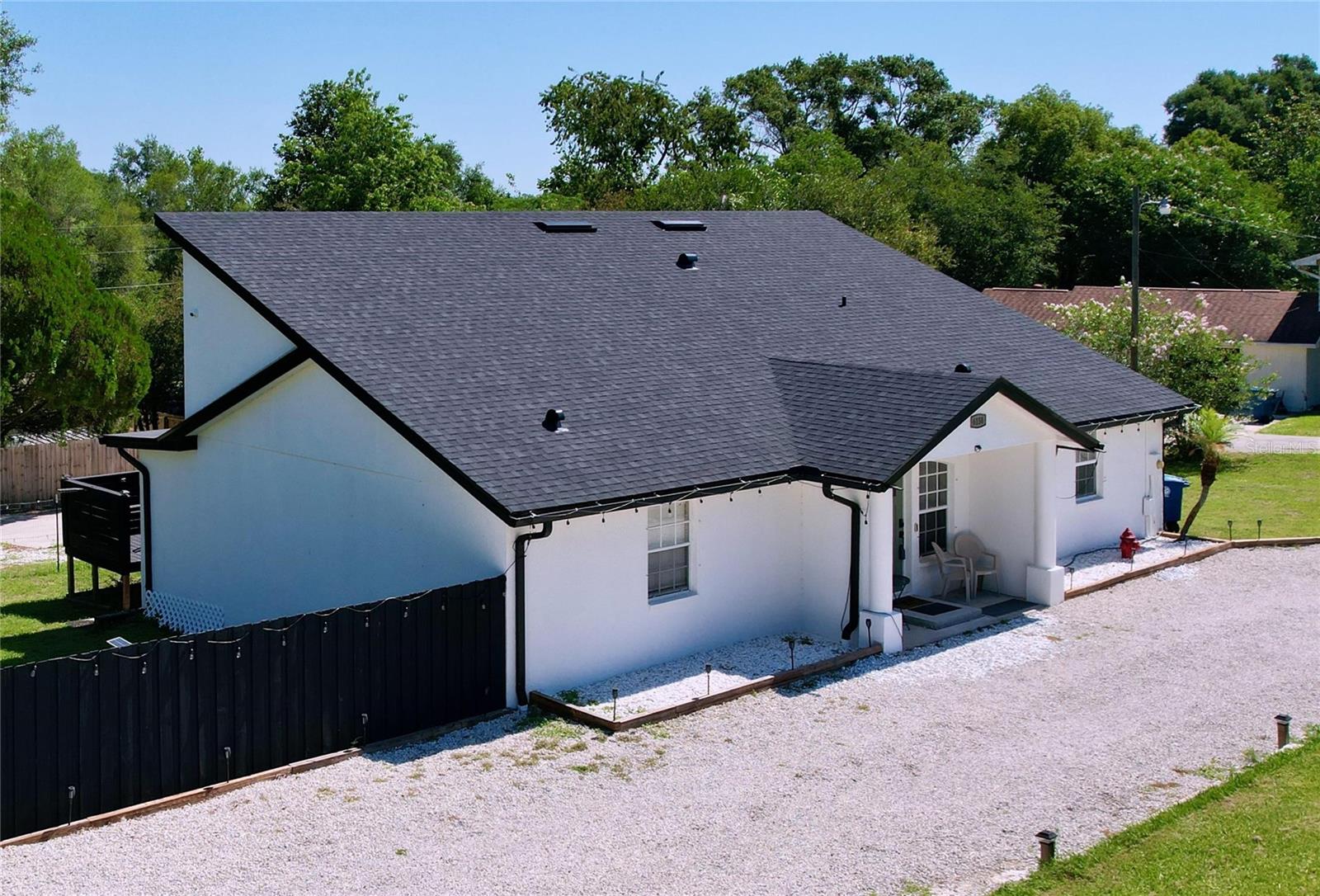 Listing photo id 2 for 6158 Sumter Drive