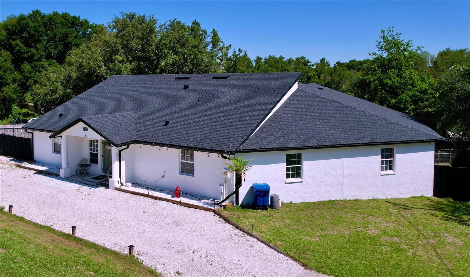 Listing photo id 3 for 6158 Sumter Drive