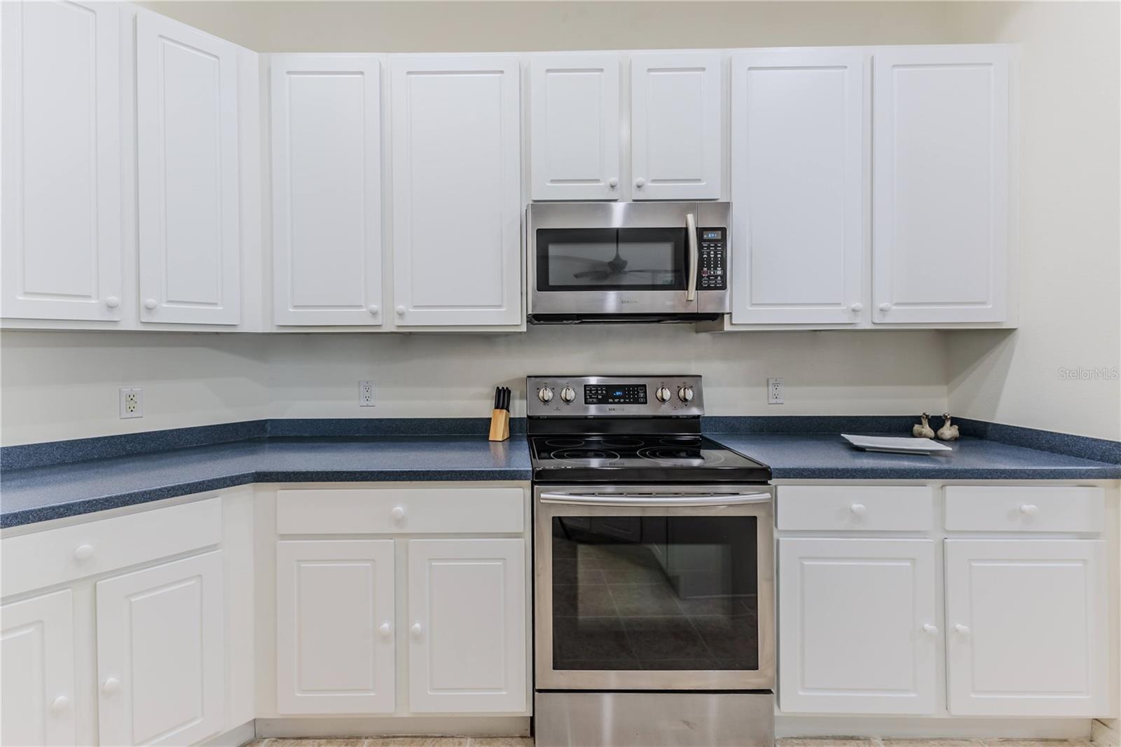 Image 17 of 69 For 11389 Mcnally Drive
