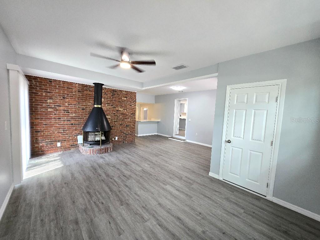 Image 3 of 50 For 2827 2nd Street