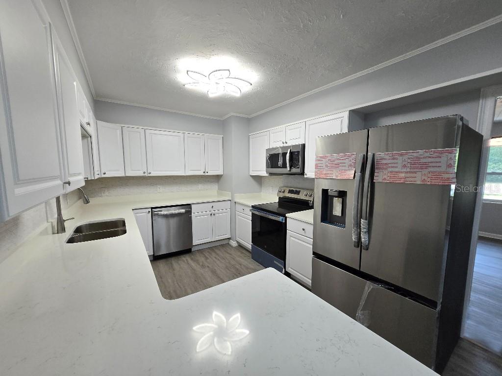 Image 4 of 50 For 2827 2nd Street