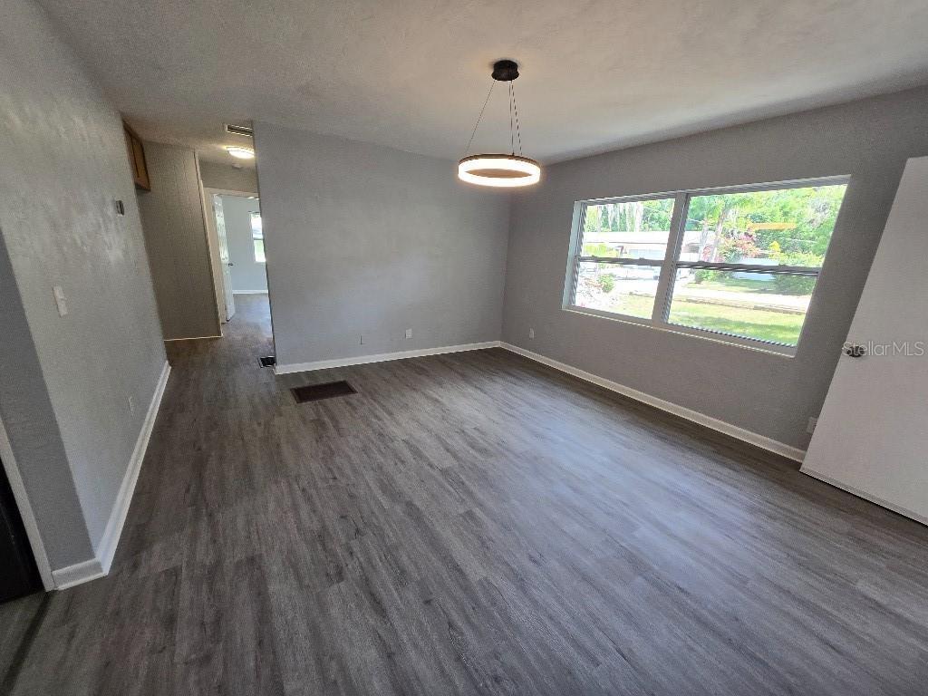 Image 6 of 50 For 2827 2nd Street