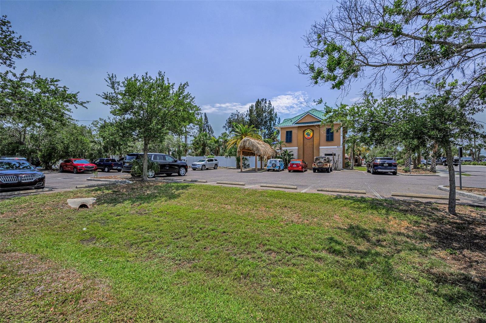 Image 8 of 58 For 520 Hill Street