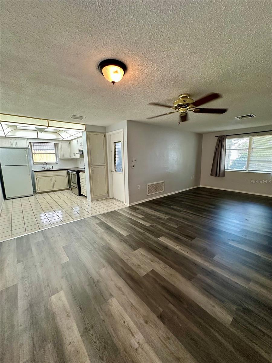 Image 3 of 23 For 10014 Kingswood Lane