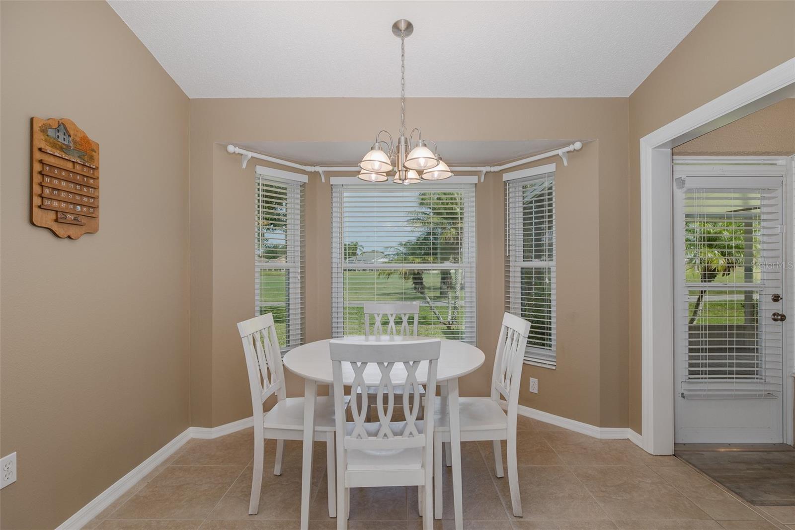 Listing photo id 18 for 1105 Flora Vista Street