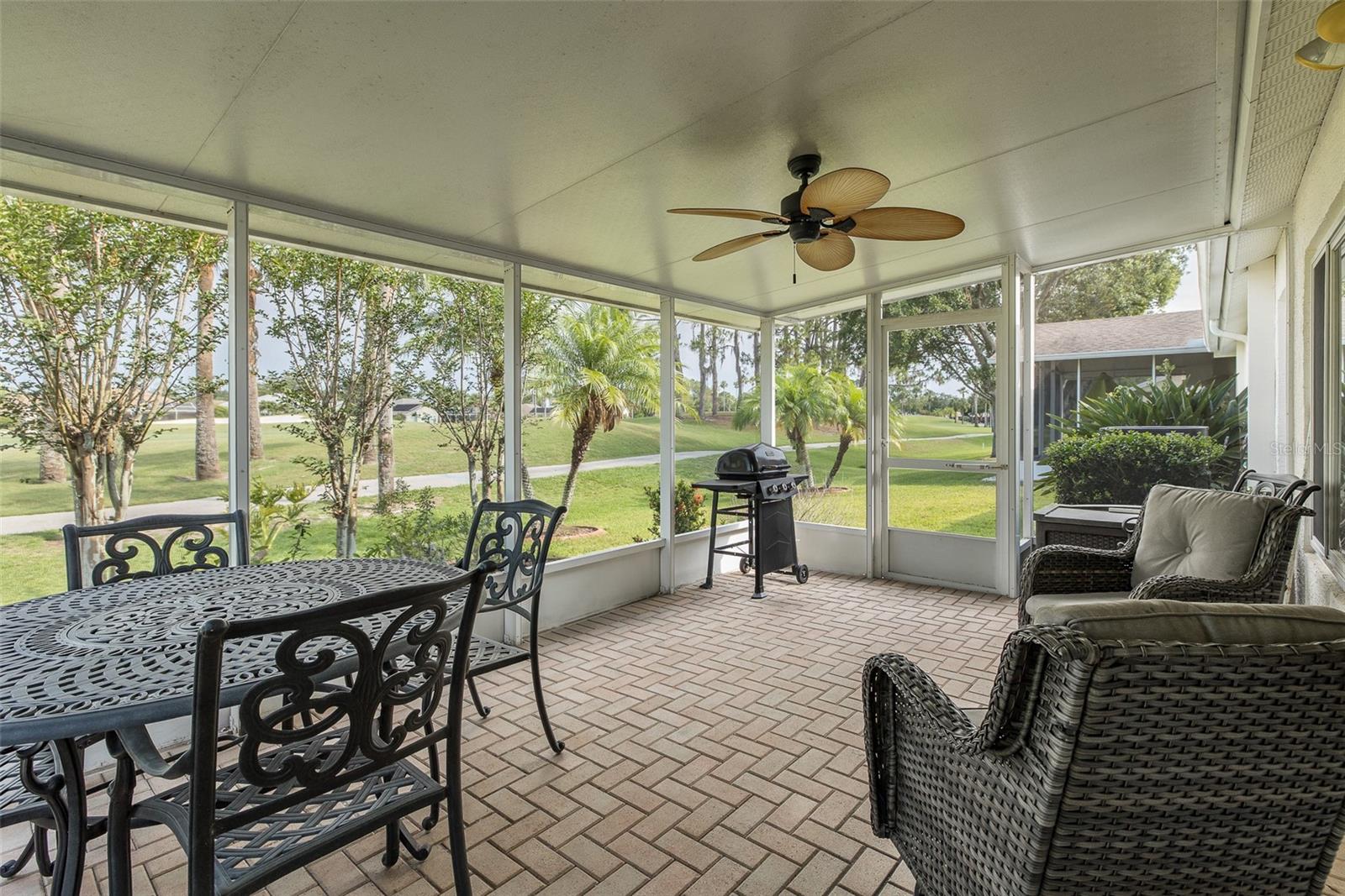 Listing photo id 22 for 1105 Flora Vista Street