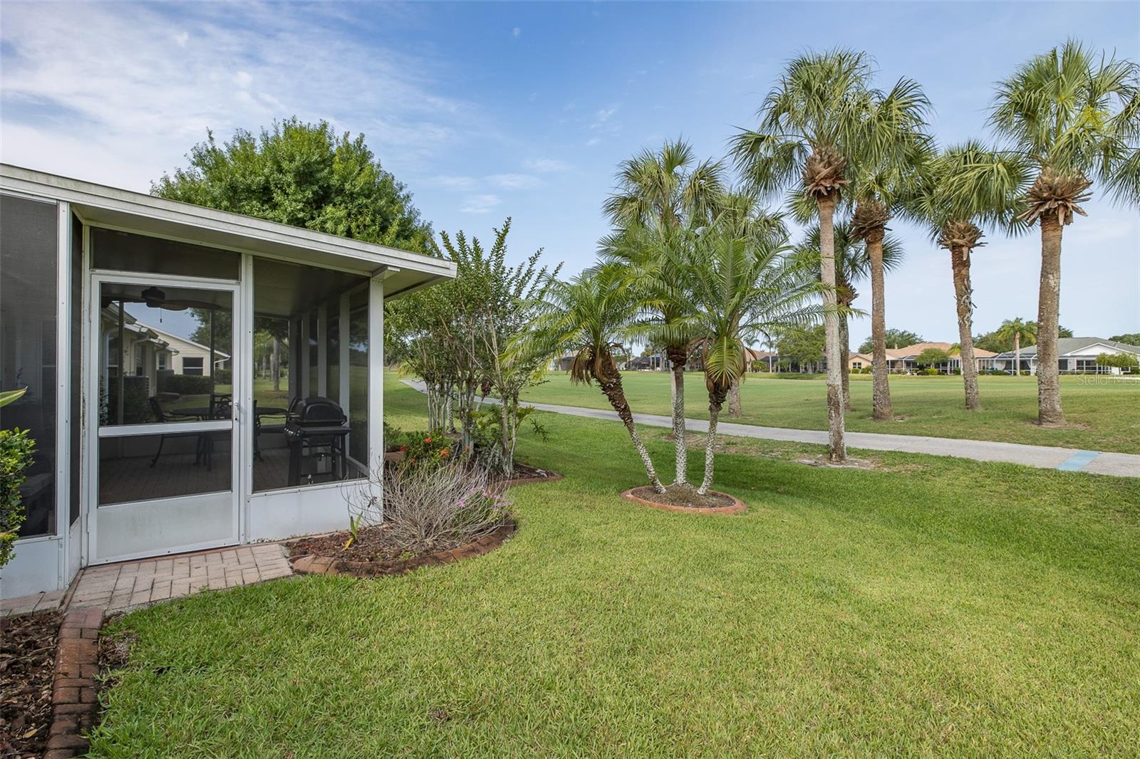 Listing photo id 26 for 1105 Flora Vista Street