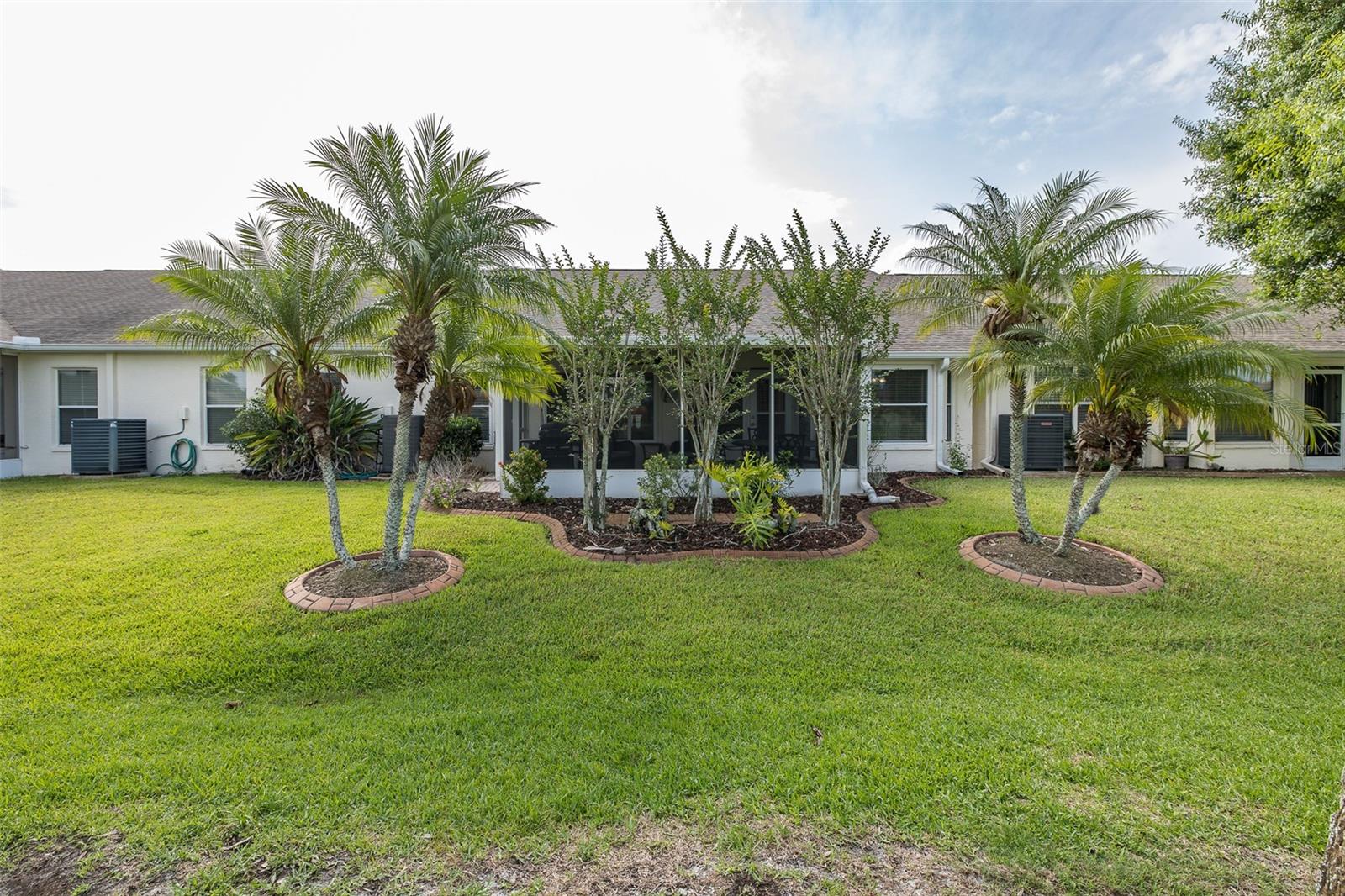Listing photo id 28 for 1105 Flora Vista Street
