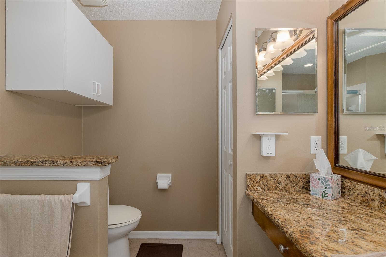 Listing photo id 35 for 1105 Flora Vista Street