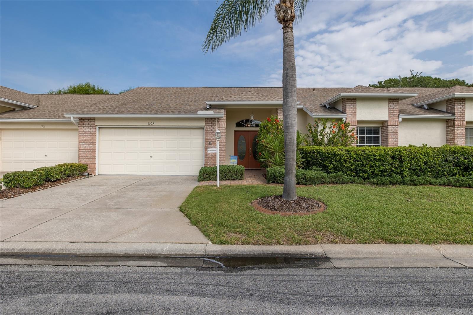 Listing photo id 3 for 1105 Flora Vista Street