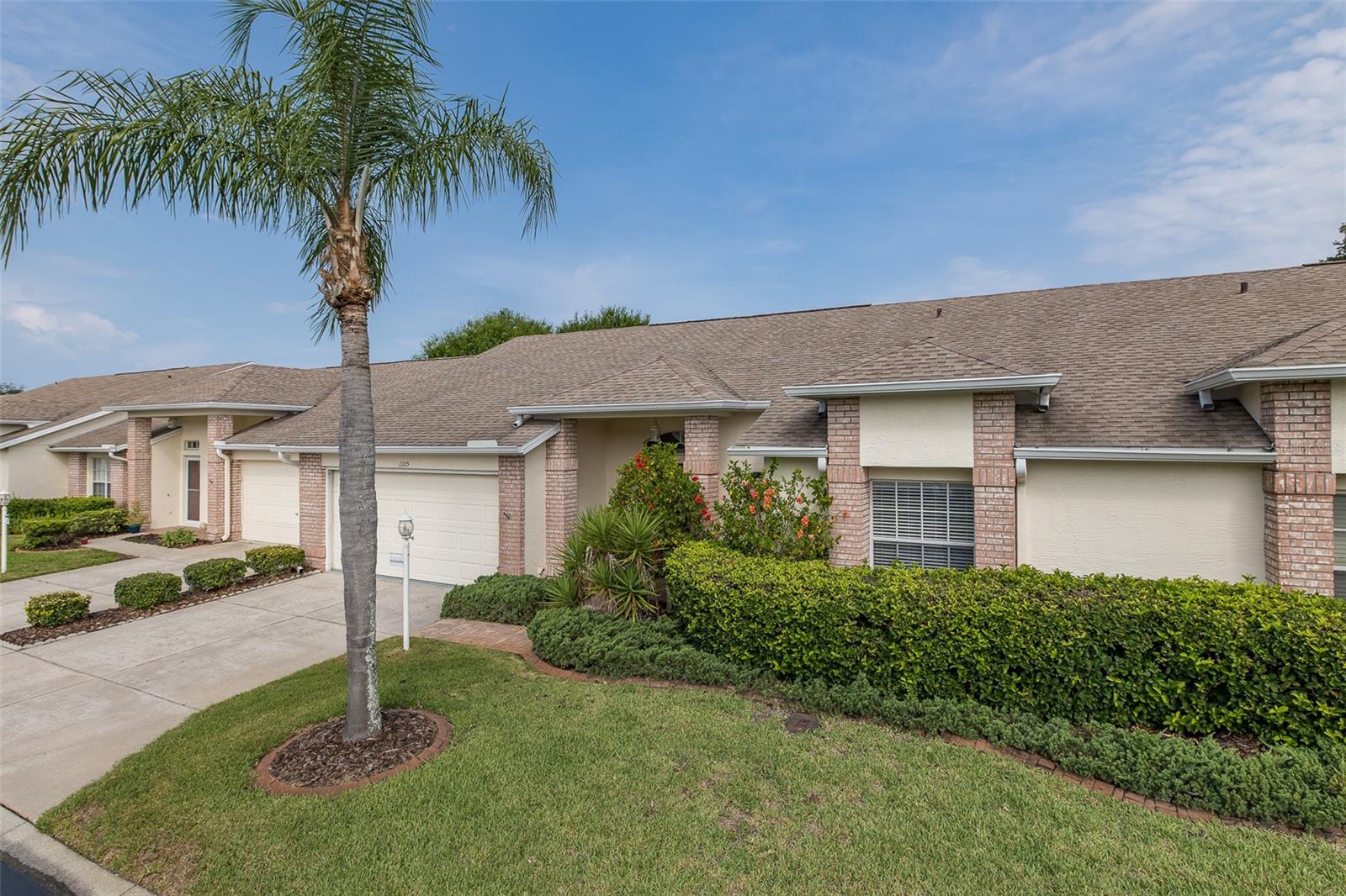Listing photo id 4 for 1105 Flora Vista Street