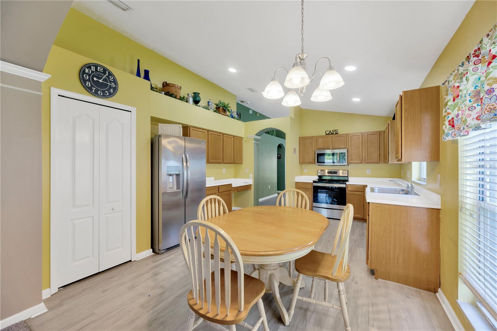 Image 11 of 37 For 1009 Summer Breeze Drive