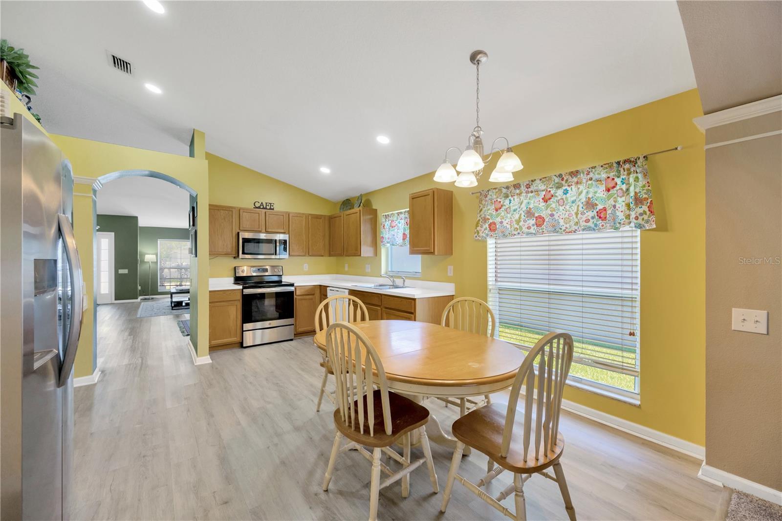Image 12 of 37 For 1009 Summer Breeze Drive