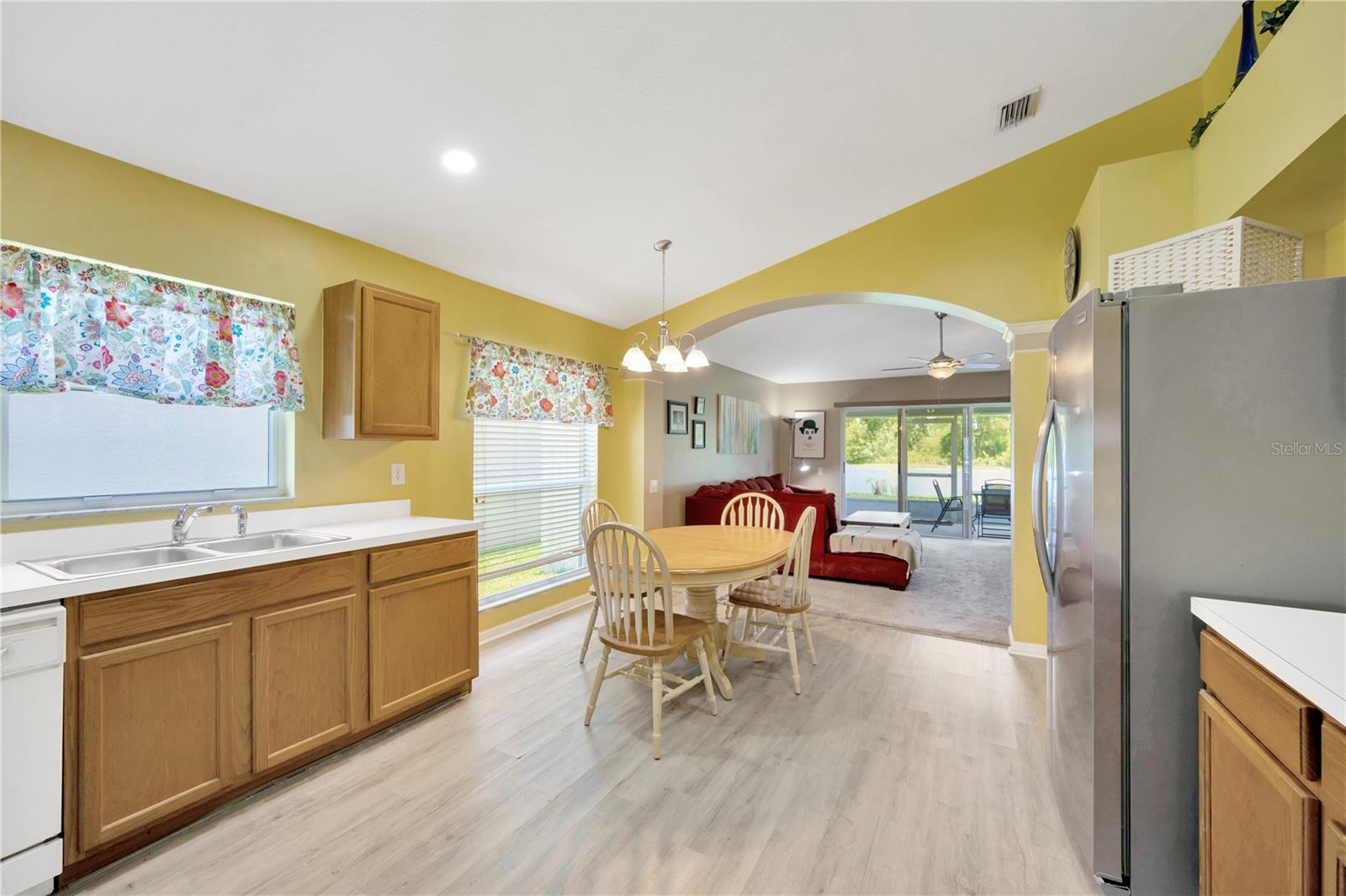 Image 14 of 37 For 1009 Summer Breeze Drive