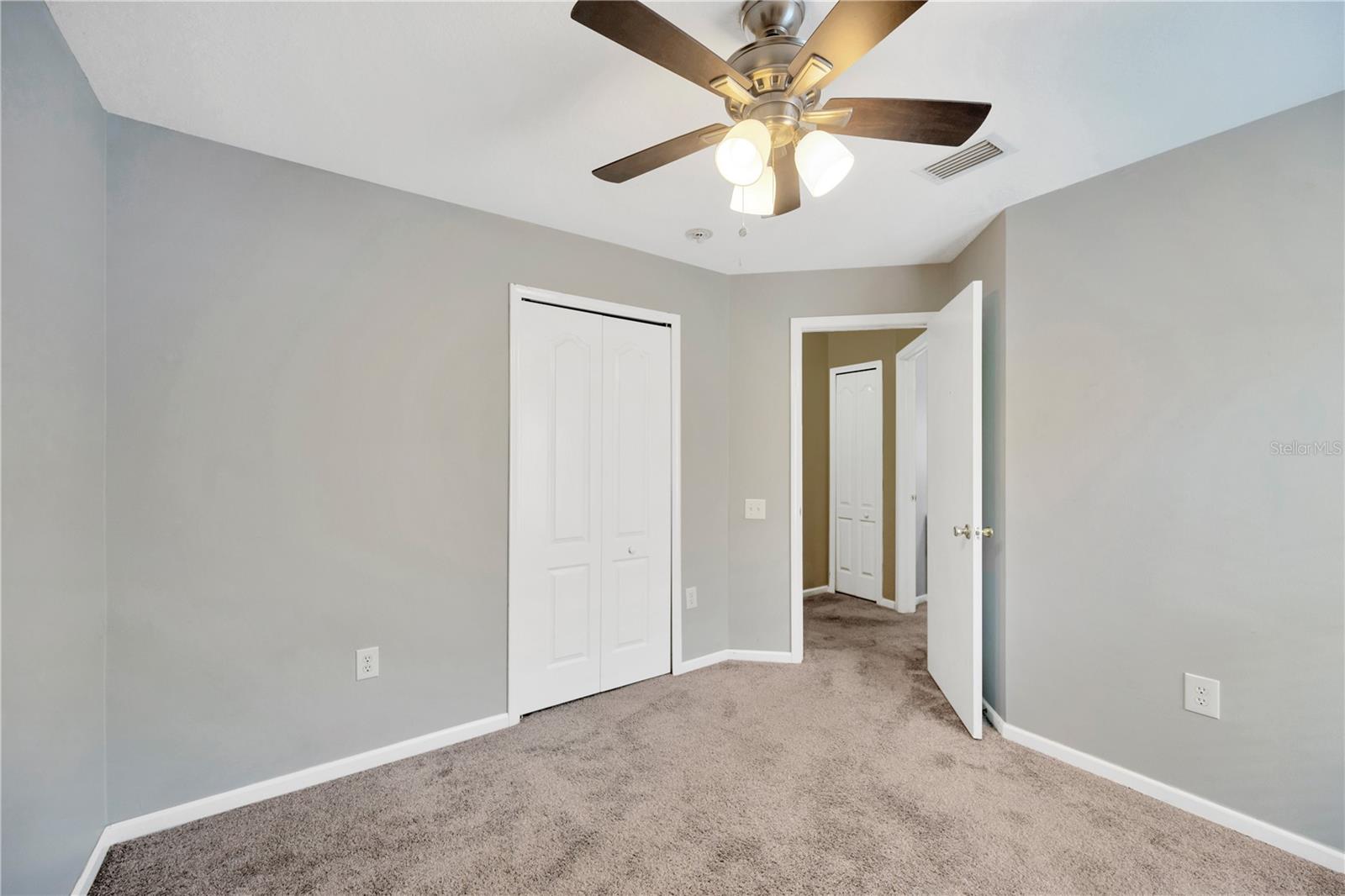 Image 27 of 37 For 1009 Summer Breeze Drive