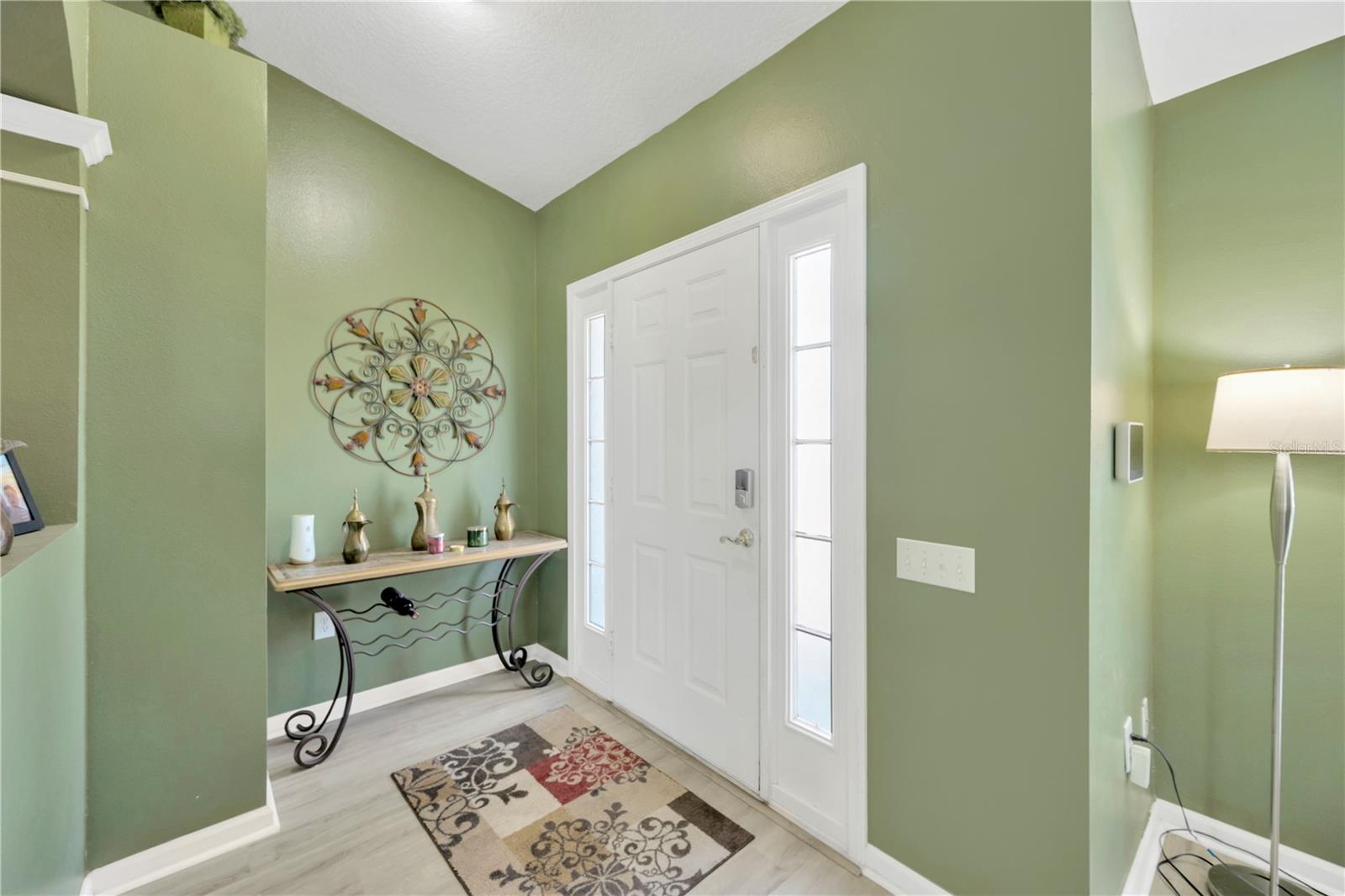 Image 6 of 37 For 1009 Summer Breeze Drive