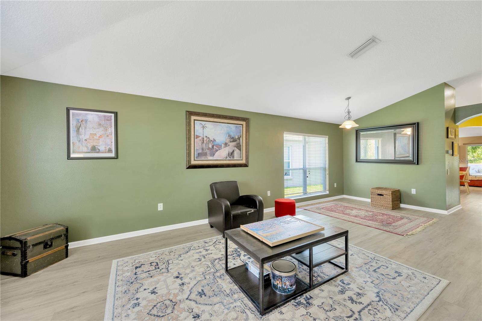 Image 7 of 37 For 1009 Summer Breeze Drive