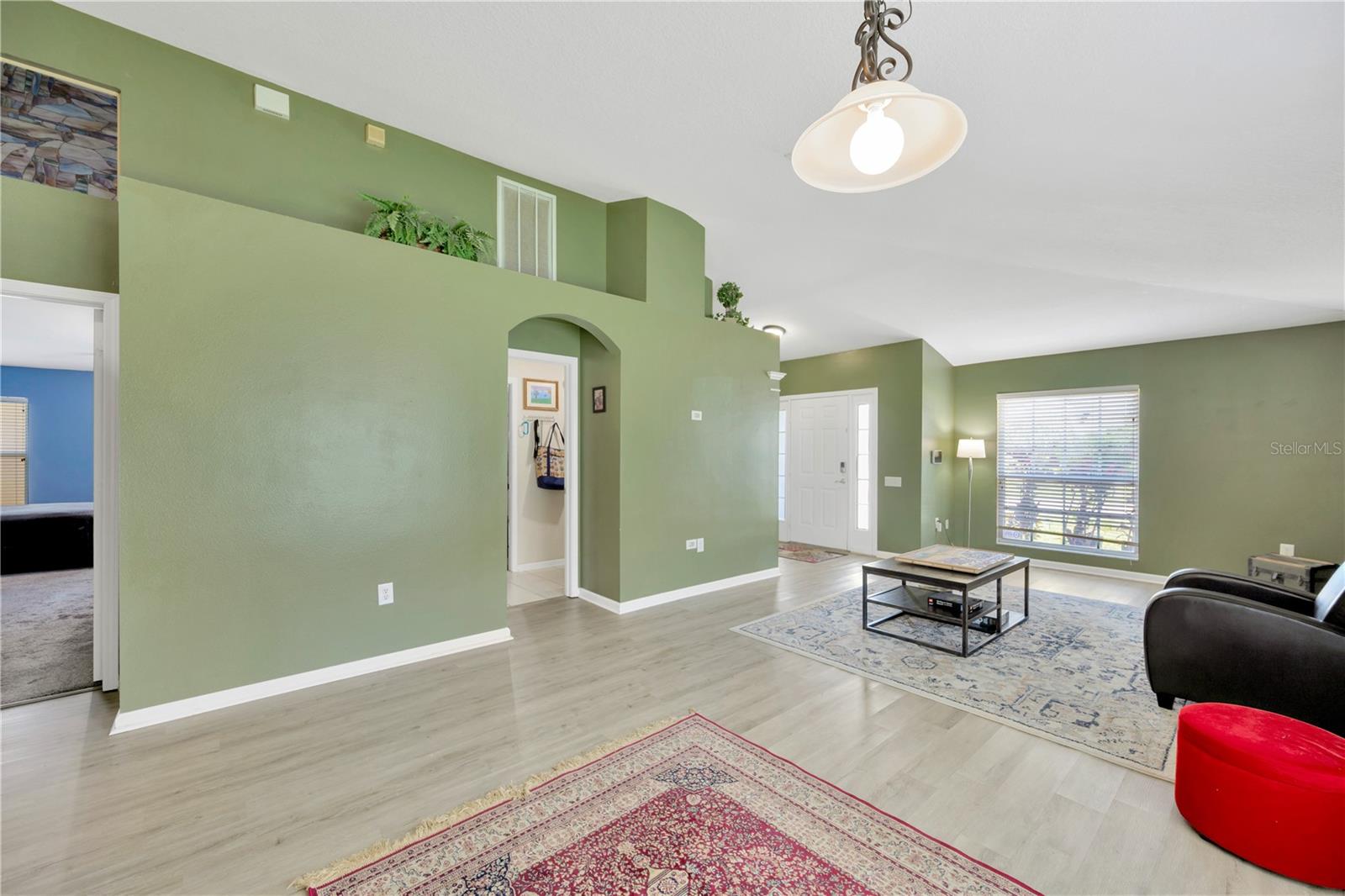 Image 8 of 37 For 1009 Summer Breeze Drive