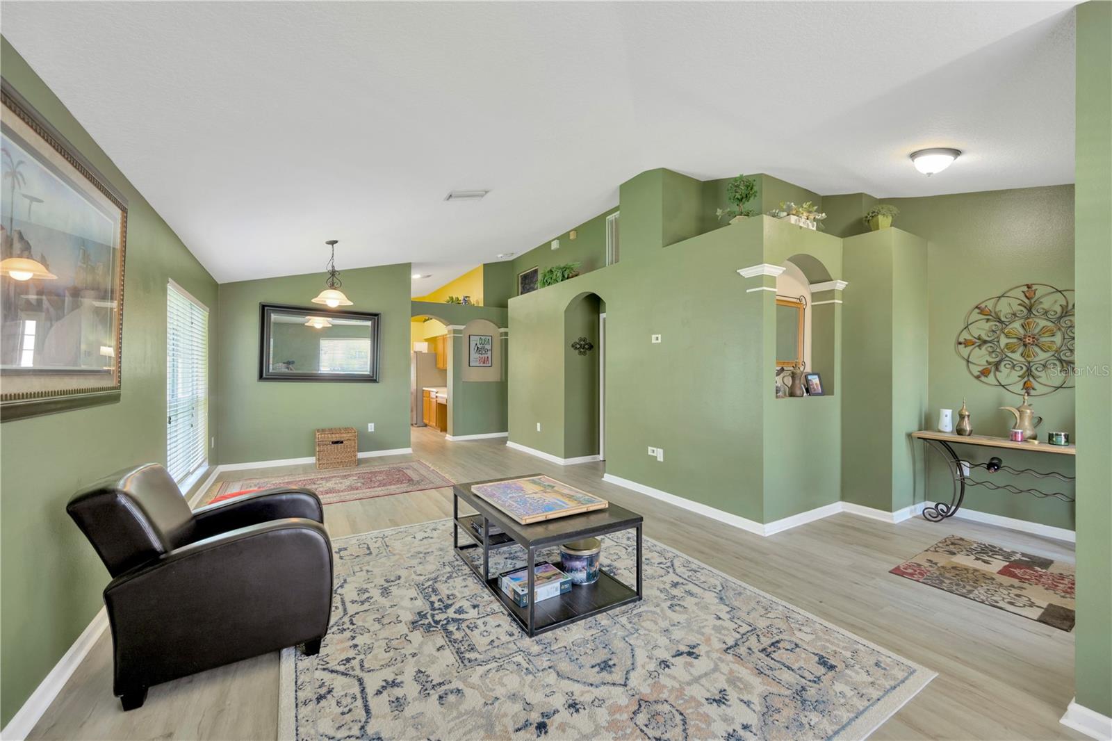 Image 9 of 37 For 1009 Summer Breeze Drive