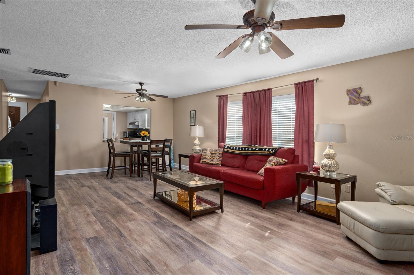 Image 21 of 38 For 28 Golfview Drive 363