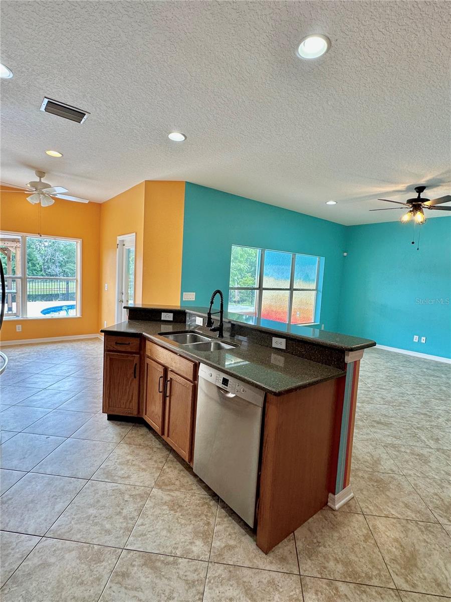 Listing photo id 16 for 11055 Belle Haven Drive
