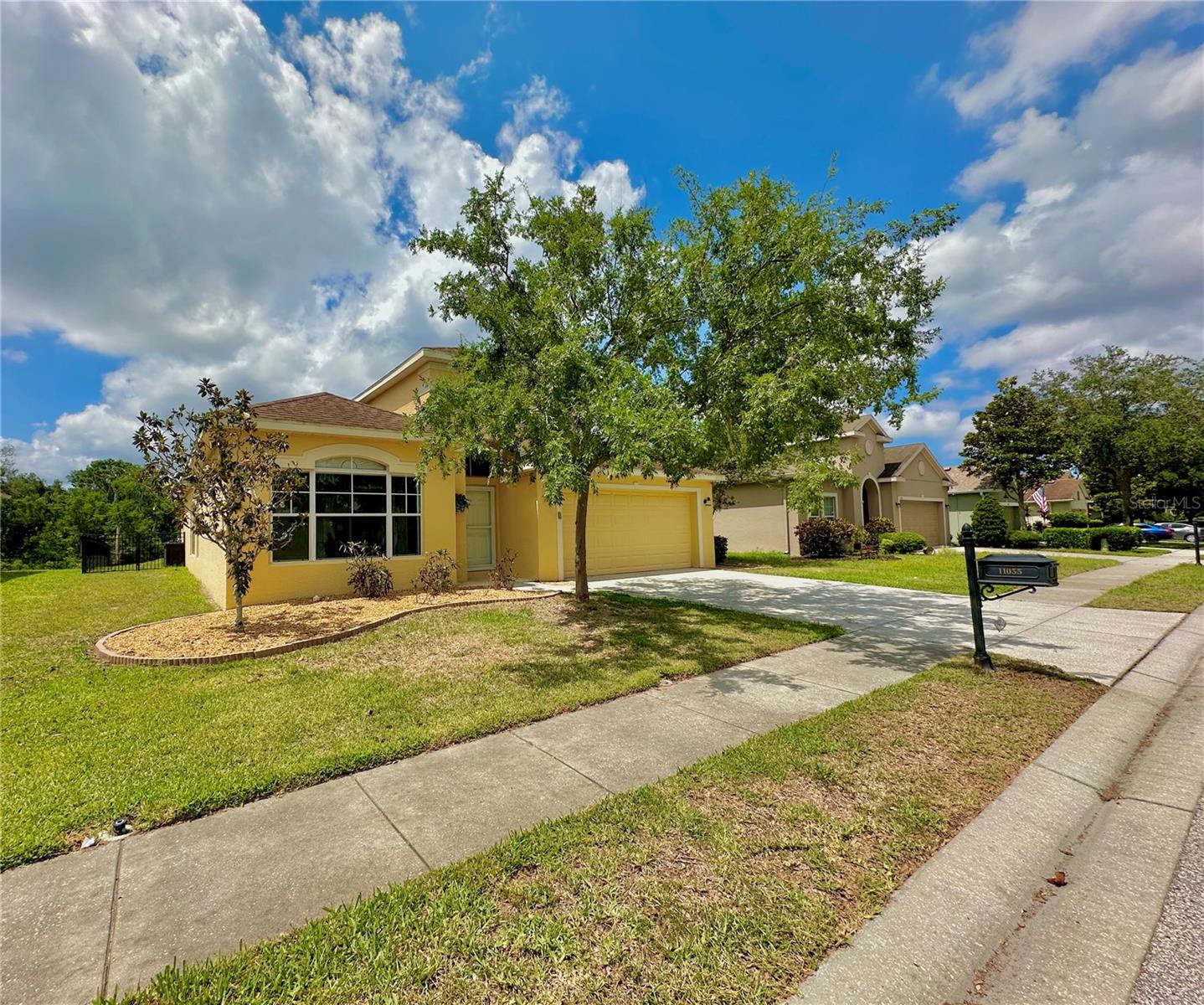 Listing photo id 0 for 11055 Belle Haven Drive