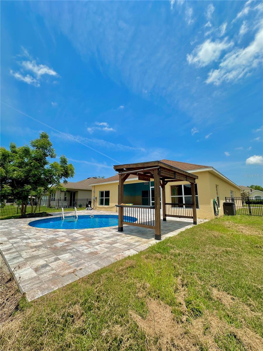 Listing photo id 27 for 11055 Belle Haven Drive